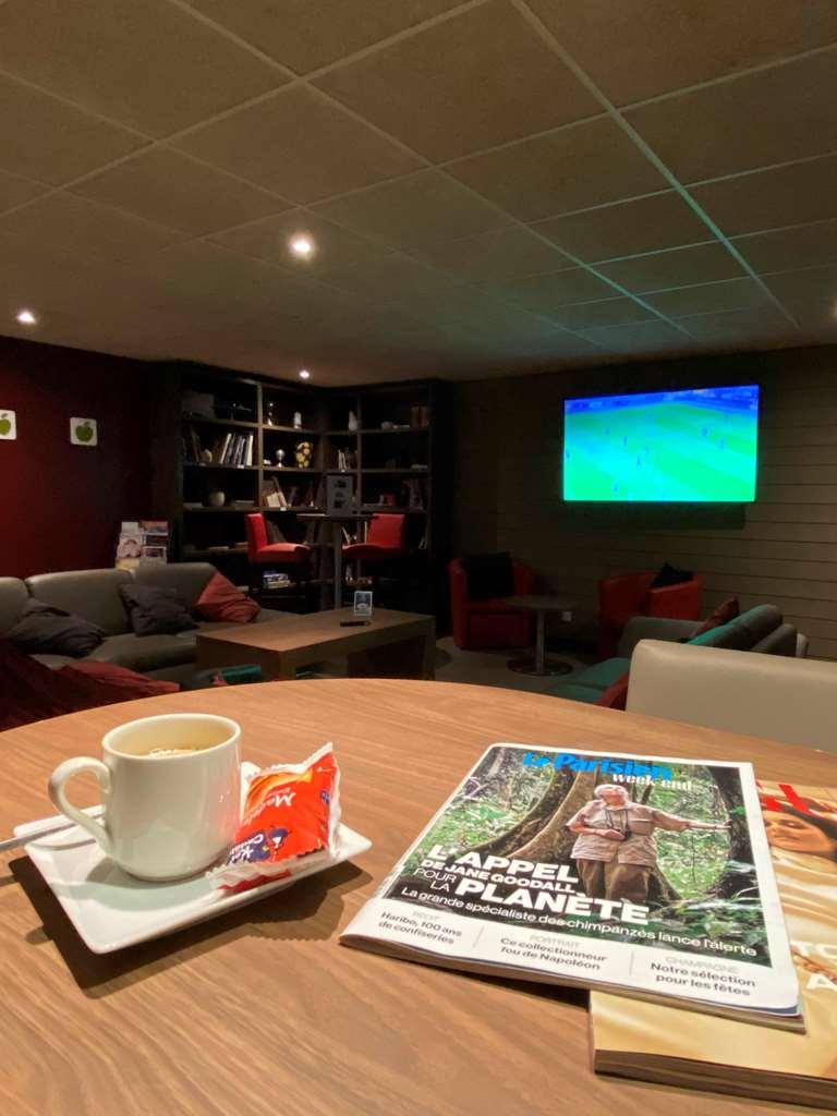 Kyriad Meaux Sud Nanteuil Les Meaux Interieur foto